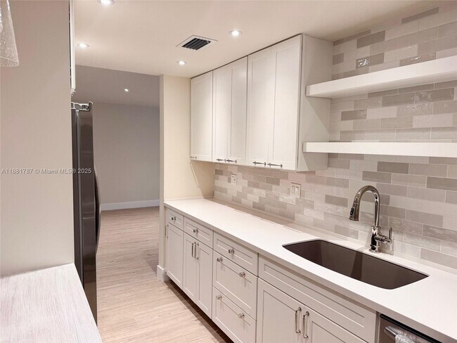 Photo - 90 Edgewater Dr Unidad 212