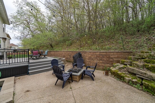 Photo - Spacious Home With Finished Basement And 3 Car Garage