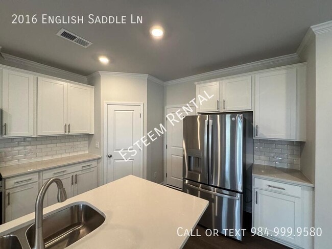 Photo - 2016 English Saddle Ln