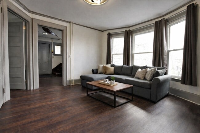 Building Photo - 306 Bryant Ave Unit House