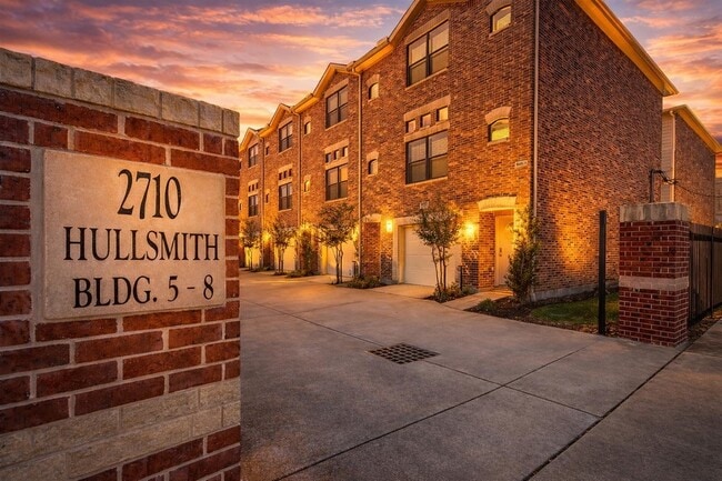 Building Photo - 2710 Hullsmith Dr Unit 803