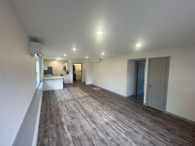 Bright open floor plan - 4249 King Mountain Rd Unit 101
