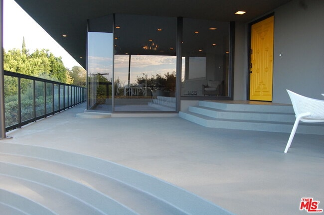 14513 Mulholland Dr