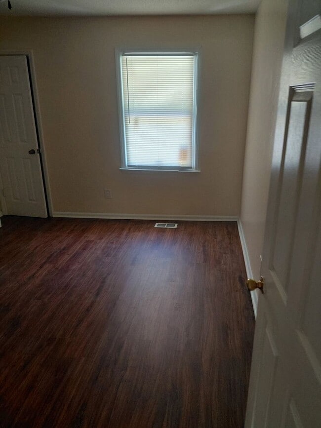 Photo - 3108 Plantation Dr Unit B