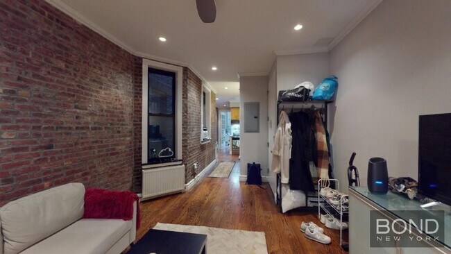 Photo - 450 W 50th St Apartamento Unidad 1W