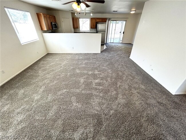 4916 River Splash Ave