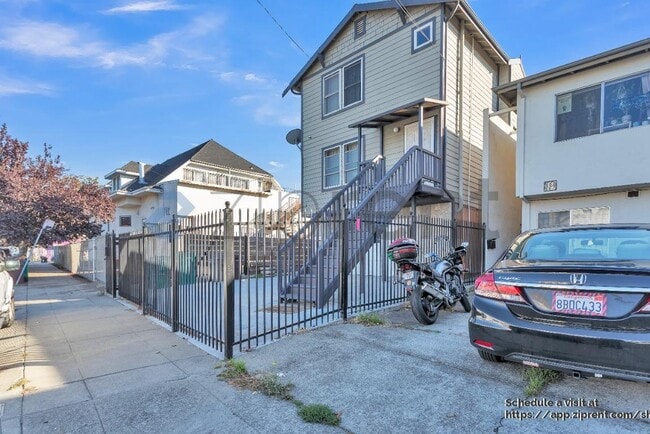 Photo - 655 Brockhurst St