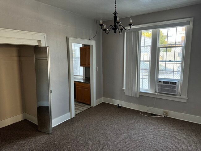 Building Photo - Midtown Mall Unit 14