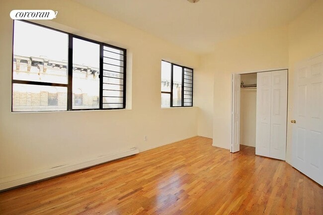 Photo - 272 Willoughby Ave