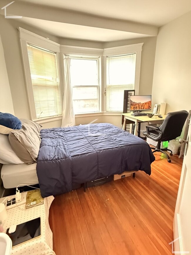 Photo - Brighton 3-bed/1-bath; Great Location on the B Line!