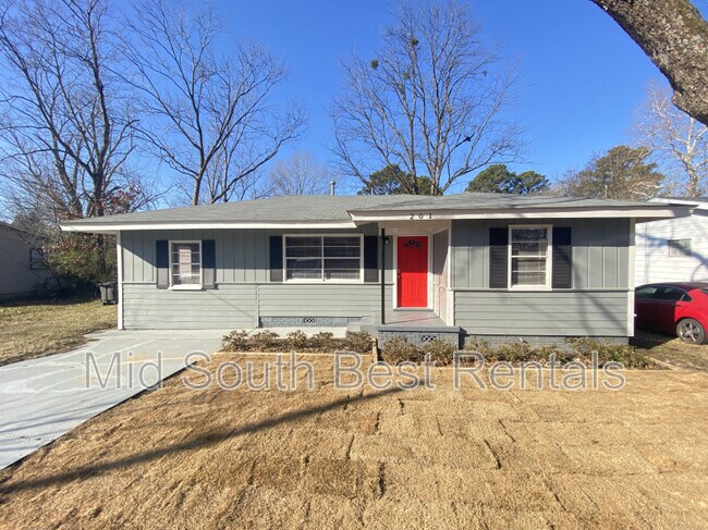 Photo - 201 Southeastern Ave House