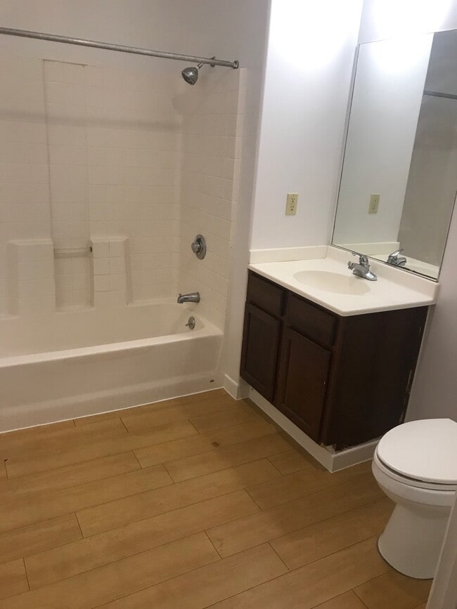 Photo - 1927 6th W St Unit 405