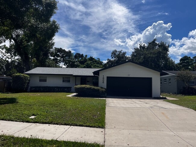 Building Photo - 1606 Overlake Ave