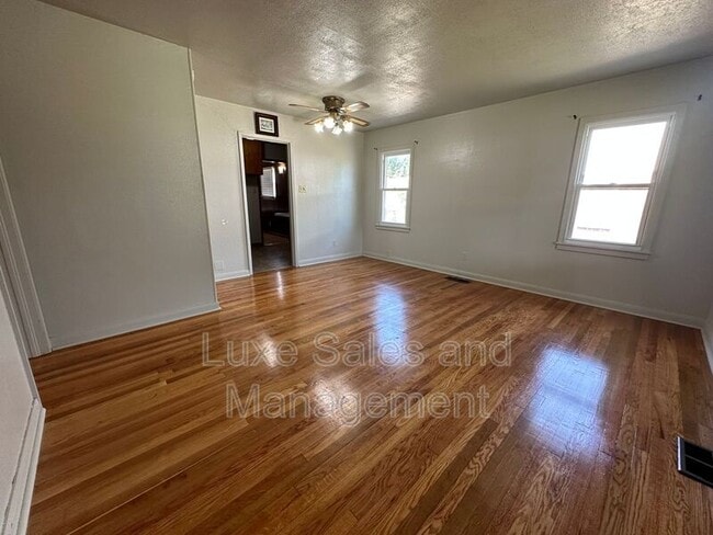 Photo - 206 E Myrtle Dr