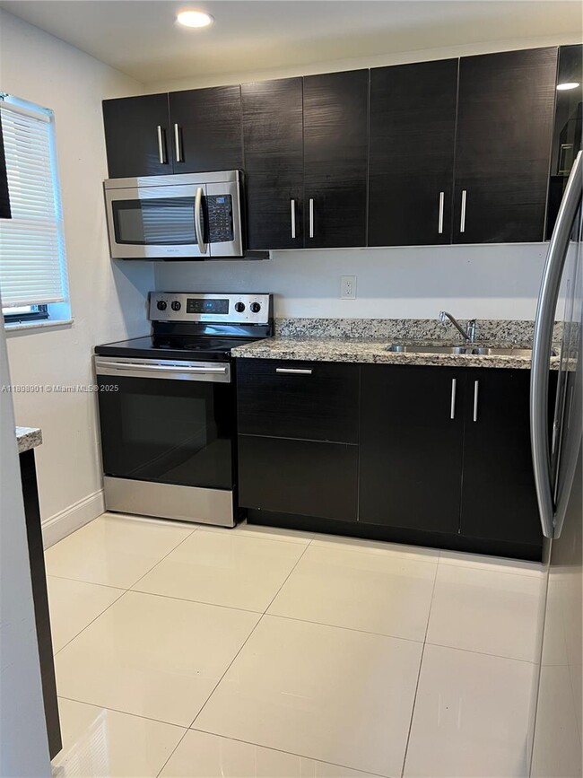 Photo - 8879A Fontainebleau Blvd Unidad 105