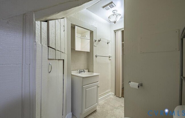 Photo - 102 N Lombardy St Unidad 1