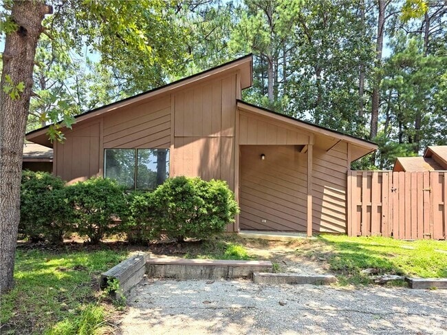Building Photo - 707 Hedgelawn Way Rental