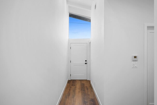 Photo - 13010 Hartland St