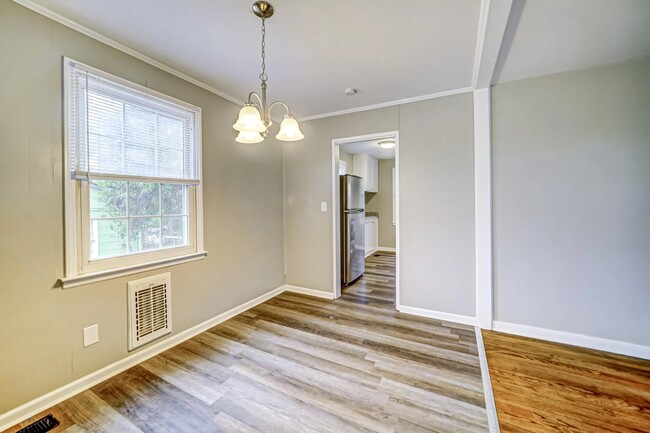 Photo - 661 Lorraine Dr