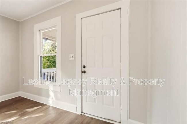 Photo - 2051 Bloomfield Dr