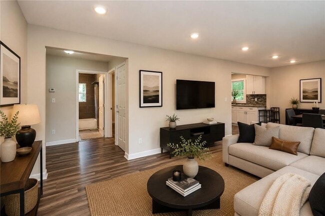 Photo - 90 Whitaker Cir NW