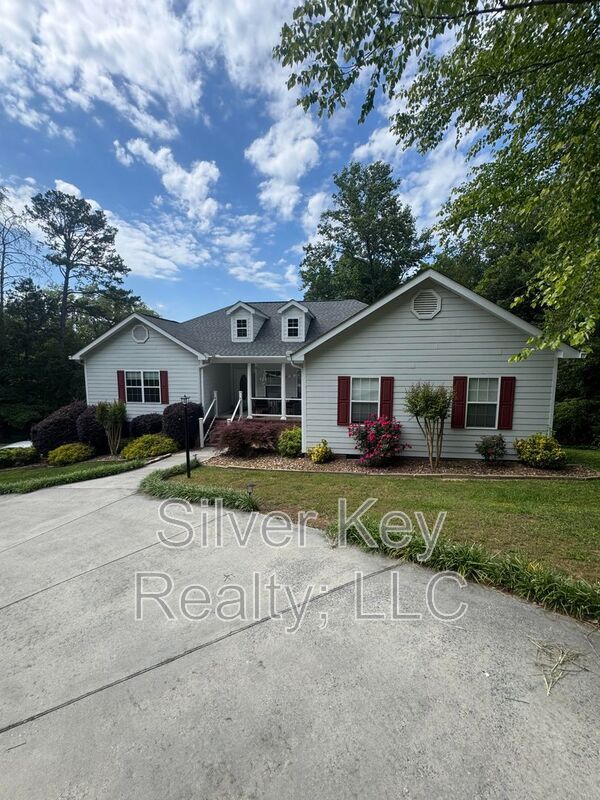 Photo - 1980 Ridge Point Dr NW