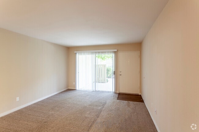 1 BR, 1 BA - 702 SF