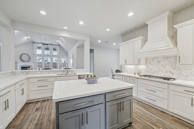 Building Photo - 16503 Whiteoak Canyon Dr Rental