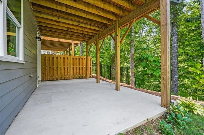 Photo - 421 Retreat Ln