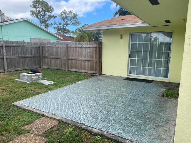 Photo - 4425 Stevens Rd