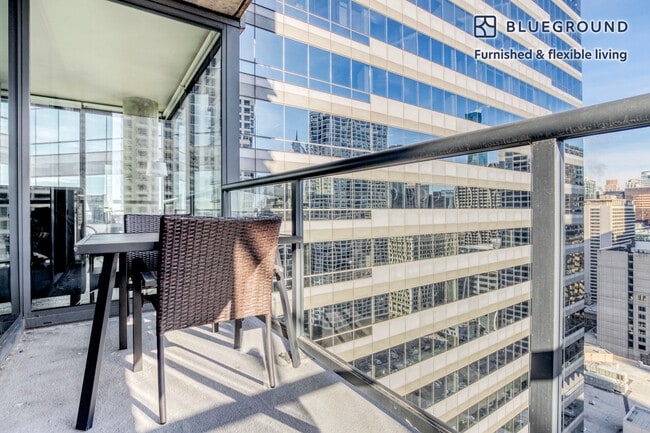 Photo - 505 N State St Unidad FL30-ID1010