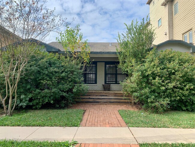 Building Photo - 1414 Stanford St Rental