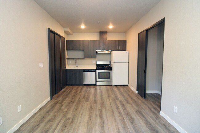 7625 SE Milwaukie Ave Unidad 12