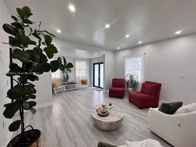 Photo - 6159 SW 22nd St