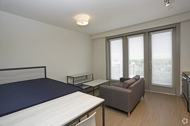 ESTUDIO - 443 pies cuadrados - ÁREA DE DORMITORIO/SALA DE ESTAR - 101 Center