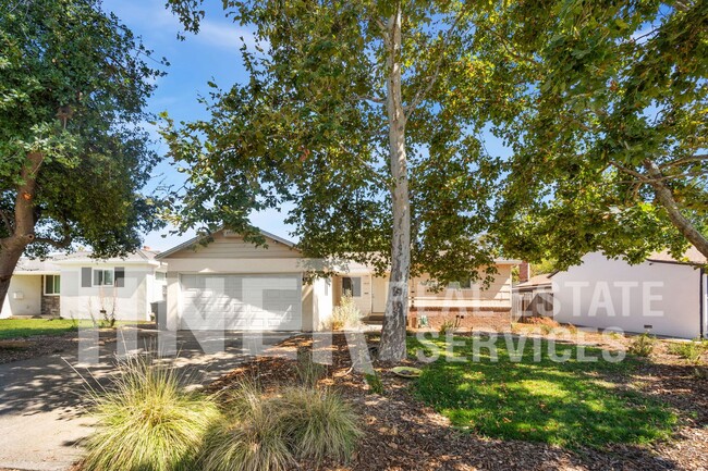 Building Photo - 1812 Mercury Way Rental