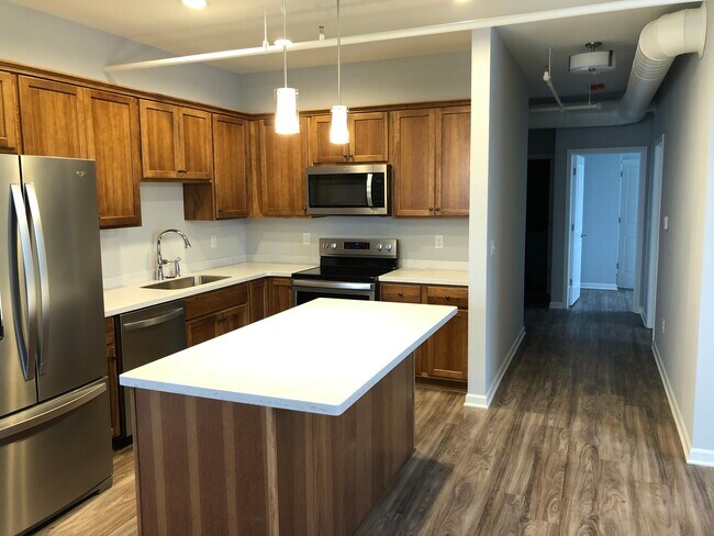 Photo - 473 Aurora St