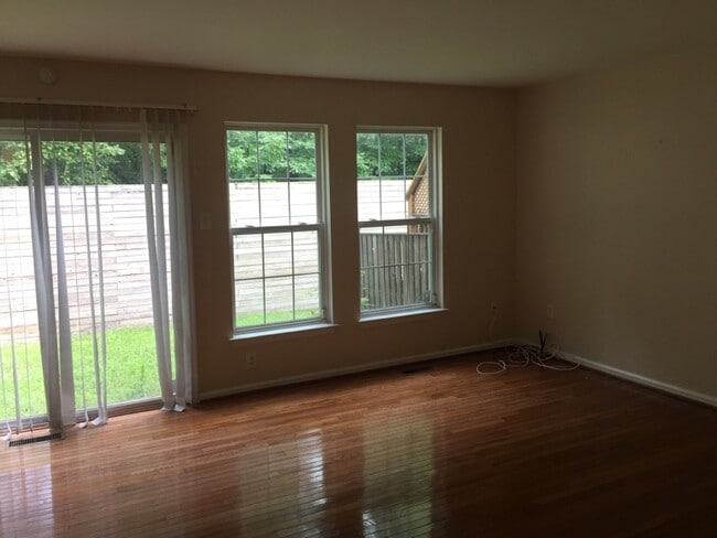 Photo - 8701 Rochelle Dr