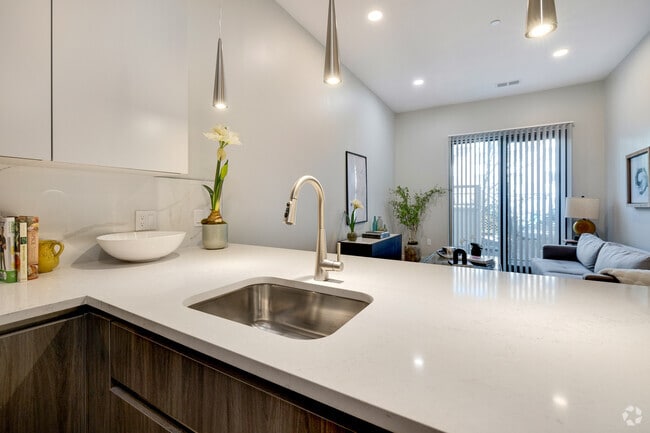 1BR, 1BA, Den - 760SF - Kitchen