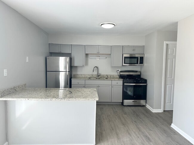Photo - 1721 E Roosevelt Rd