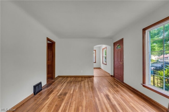 Photo - 14404 Rockside Rd