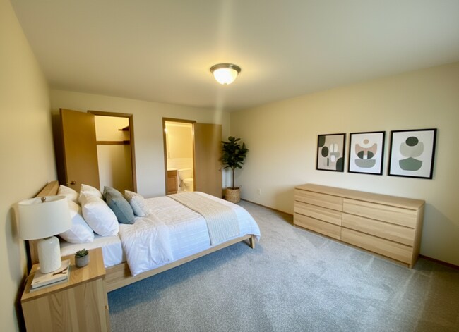 Photo - 2 Bedroom/1.5 Bathroom Apartment - First Floor Unit IVA24