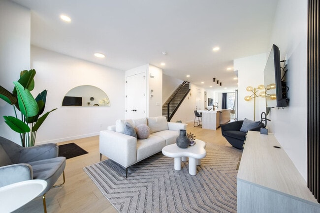 Photo - 10749-10773 73 Ave NW Unit SI ID1468026P