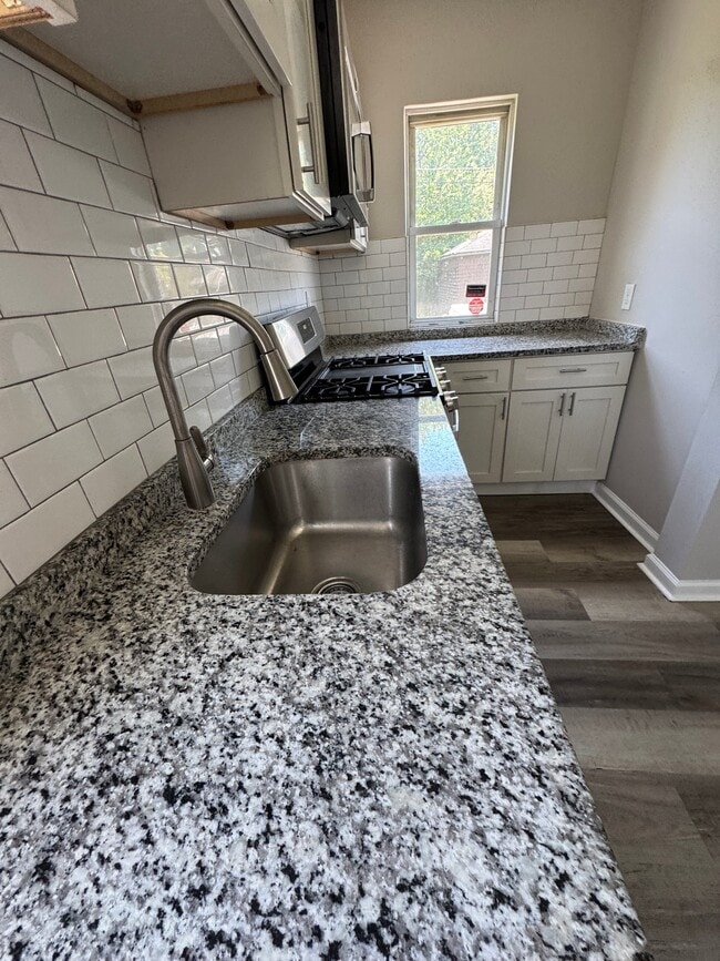 Photo - 105 Williams Ave