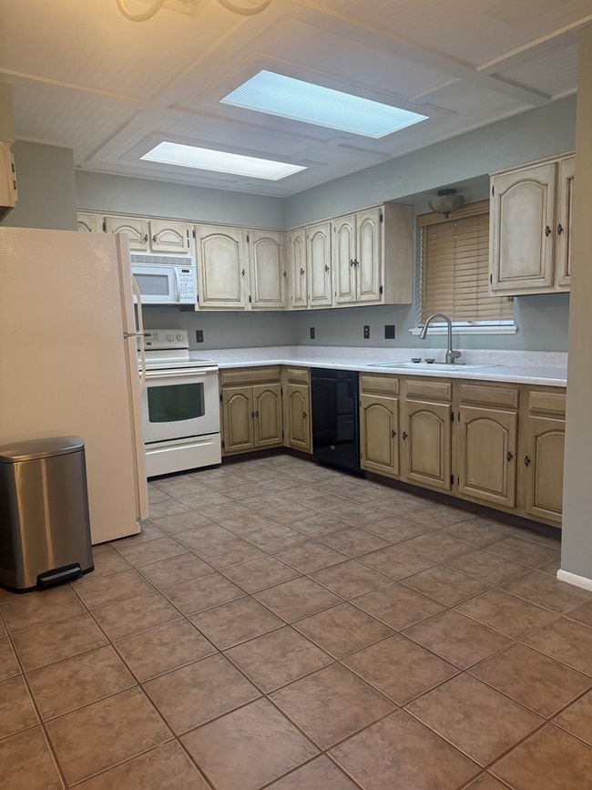 Photo - 129 Forest Cir