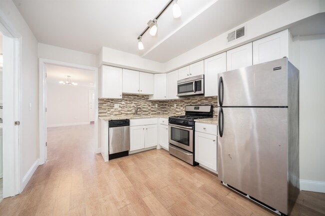 Building Photo - 149 Webster Ave Unit GL aka B Rental