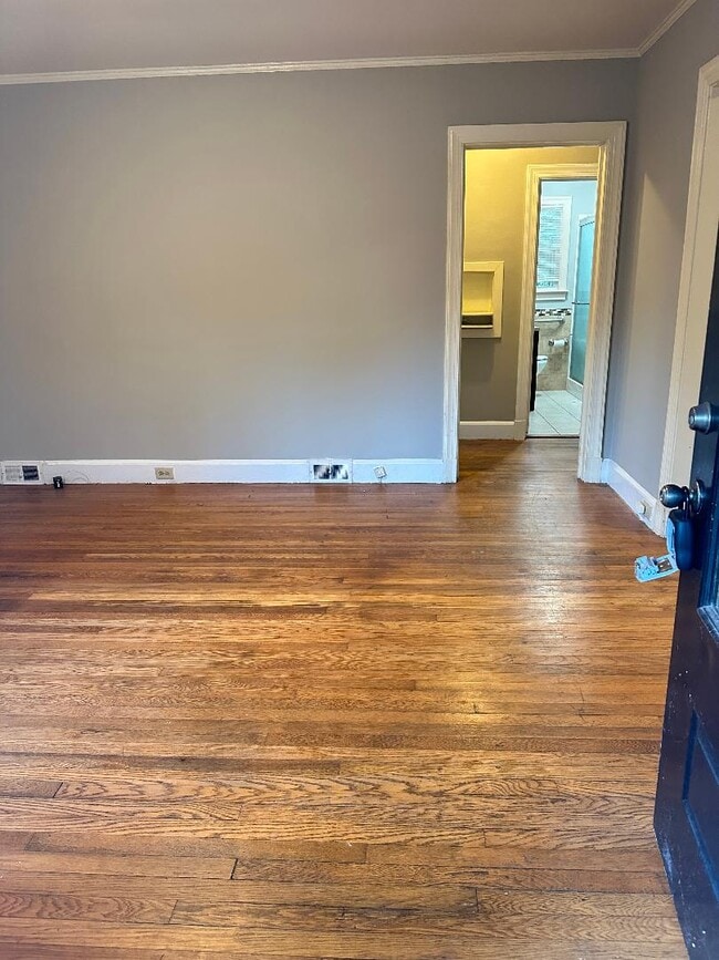 Building Photo - 1517 N Roxboro St