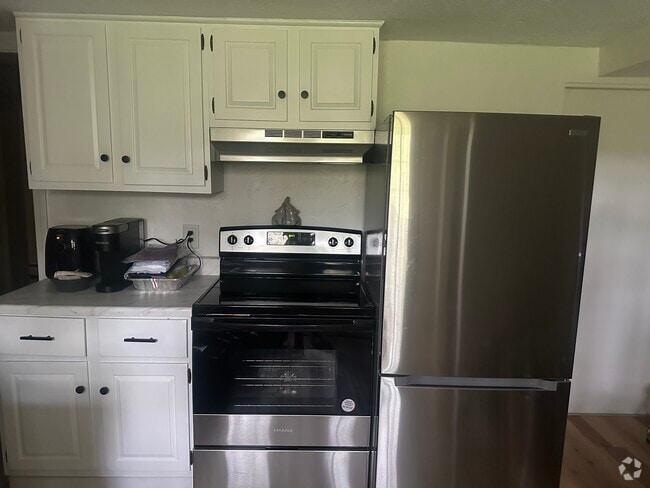 Building Photo - 24 Sumner St Unit 1 Rental
