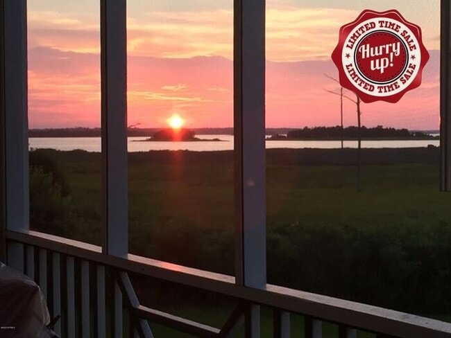 Building Photo - RENT SPECIAL! Sunset Heaven! Hard to Find ... Rental