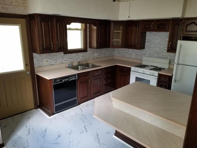 Photo - 214 Palliser St